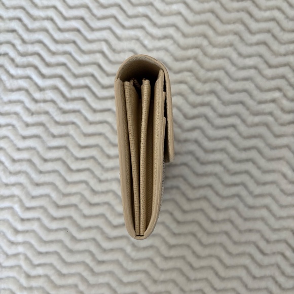 Louis Vuitton Damier Azur Sarah Wallet – Authentic, Excellent Condition, CA4088 - Picture 4 of 11